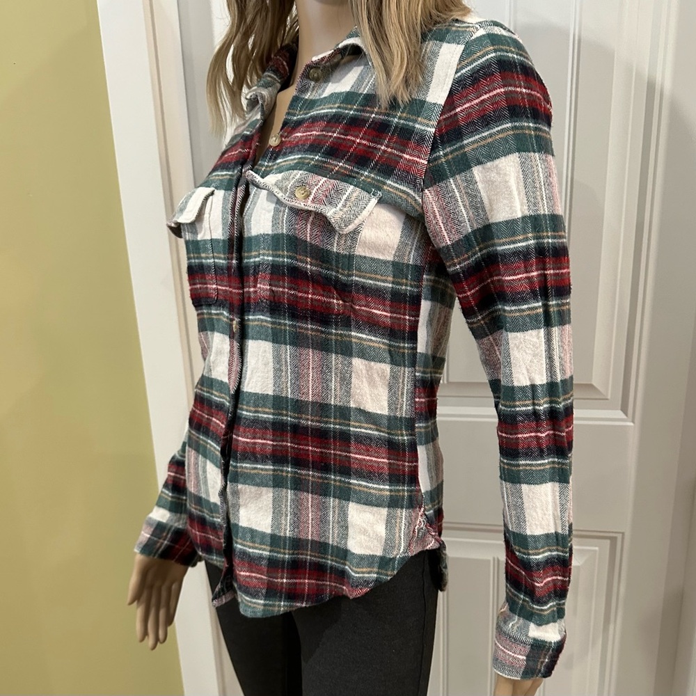 American Eagle Outfitters Red Green White Plaid Button-Down Shirt